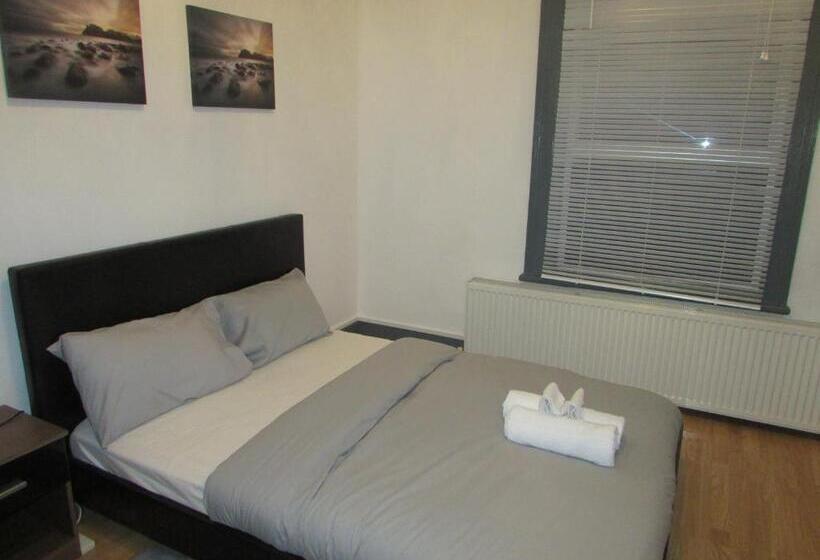 פנסיון Home Away From Home