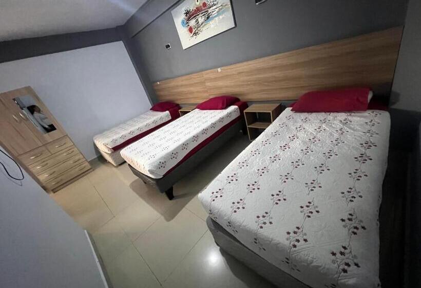 بنسيون Hostal America