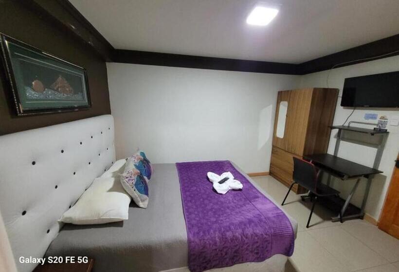 بنسيون Hostal America