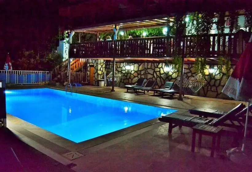 Zeybek 1 Pension
