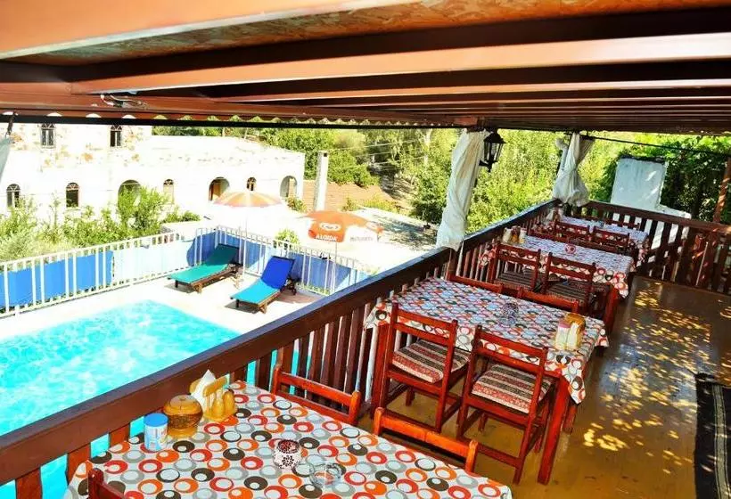 Zeybek 1 Pension