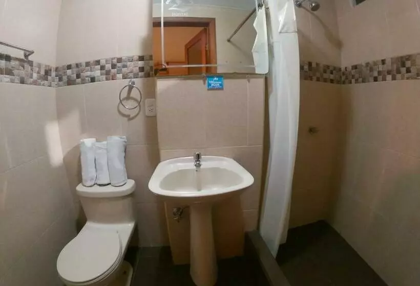 ユースホステル Hostal Dulce Amanecer