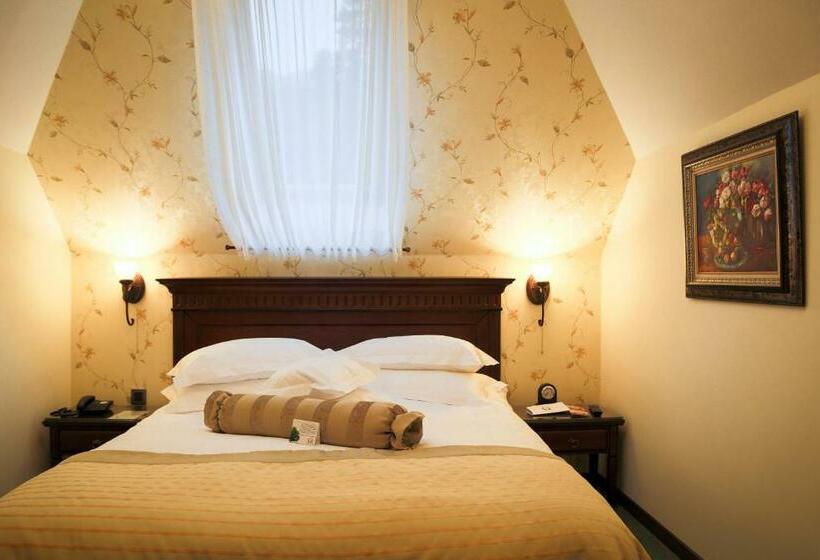 Hotel Foisorul Cu Flori