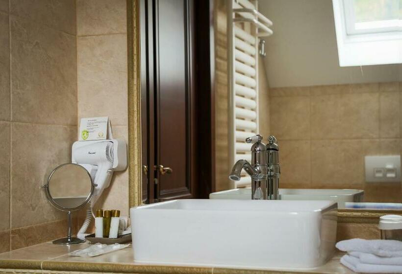 Hotel Foisorul Cu Flori