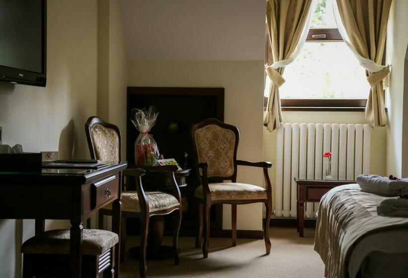 Hotel Foisorul Cu Flori