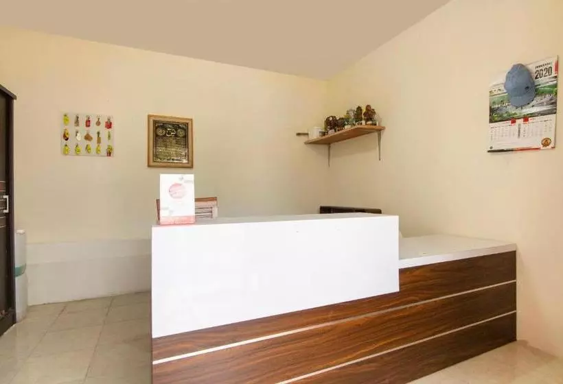 ホテル Oyo 3210 Villa Aisya