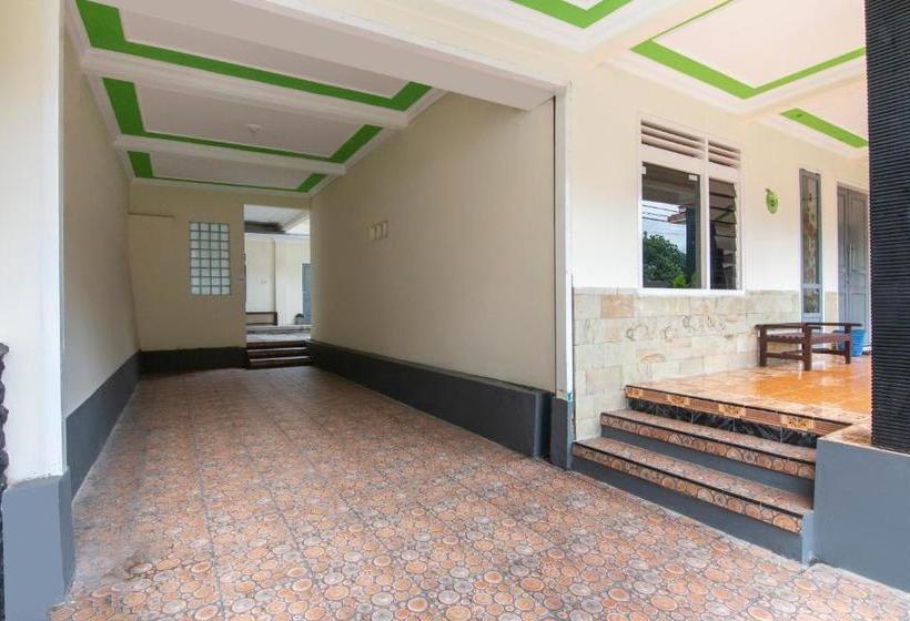 Hotel Oyo 3210 Villa Aisya