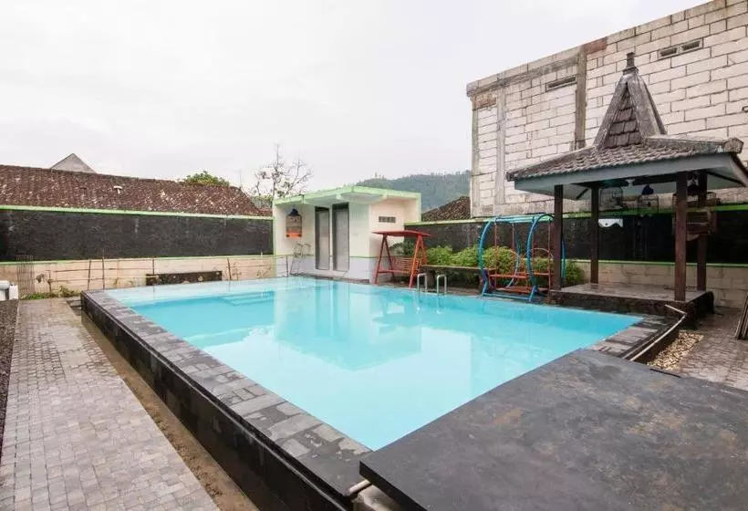 ホテル Oyo 3210 Villa Aisya