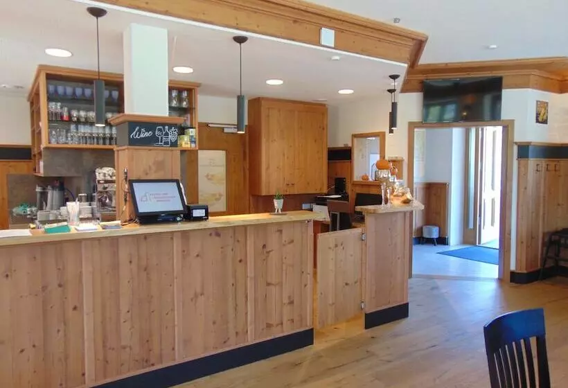 Hotelli Heimfeld Cafe Restaurant