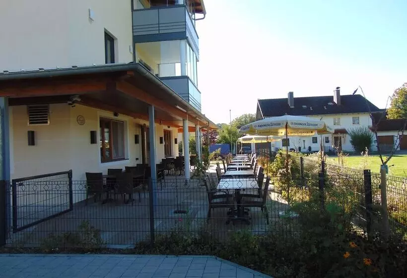 Hotelli Heimfeld Cafe Restaurant