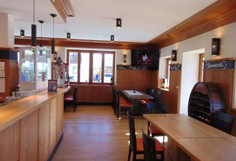 Hotelli Heimfeld Cafe Restaurant