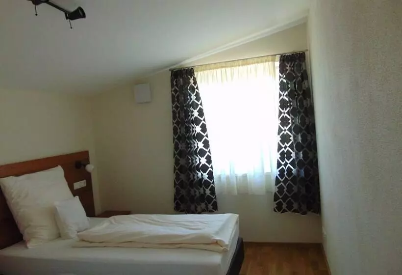 Hotelli Heimfeld Cafe Restaurant