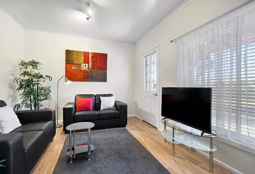 Hotelli Short Stays Gippsland Trafalgar