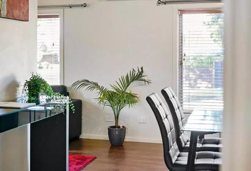 Hotelli Short Stays Gippsland Trafalgar