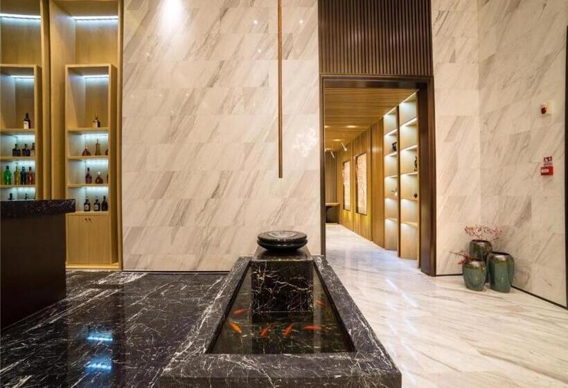 Metropolo Hotel Huazhong University Guanggu Avenue