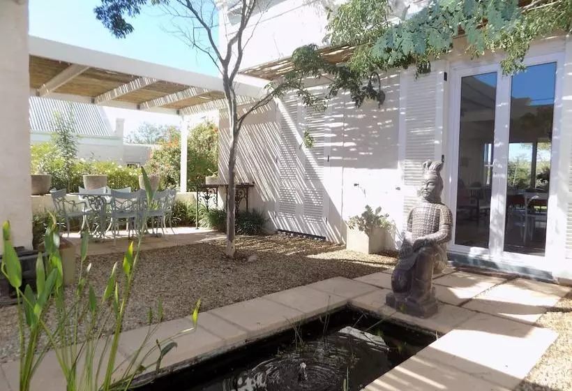 Aamiaismajoitus (B&B) Le Bonheur Guest Accommodation