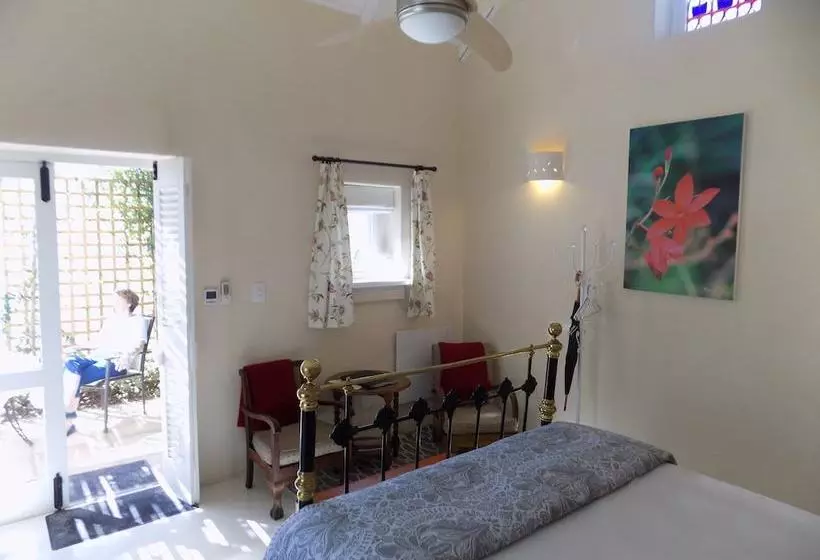 Aamiaismajoitus (B&B) Le Bonheur Guest Accommodation