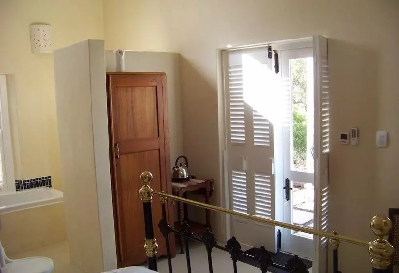 Aamiaismajoitus (B&B) Le Bonheur Guest Accommodation