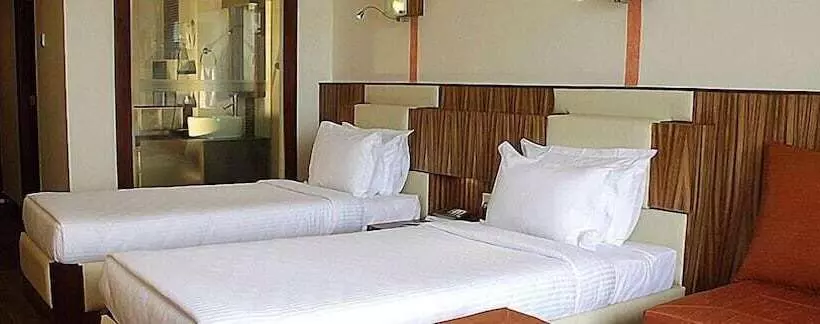 Gokulam Park Hotel & Convention Centre