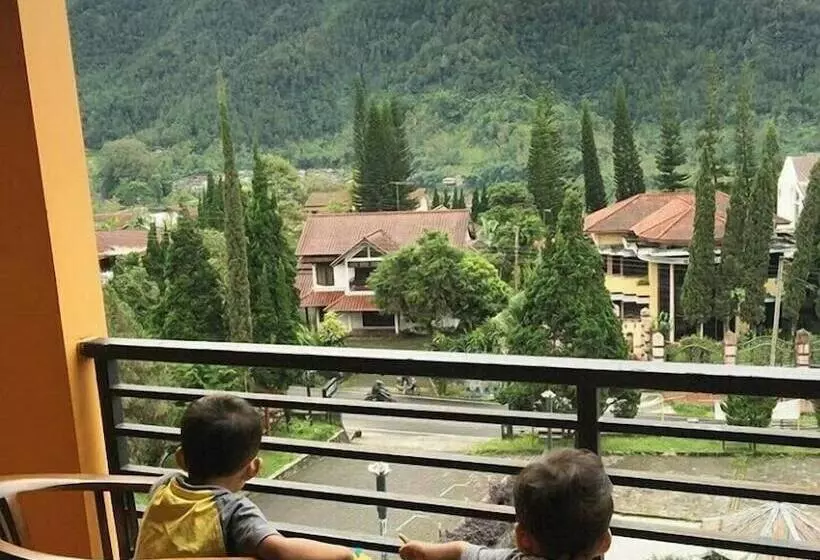 Hotelli Grand Bintang Tawangmangu