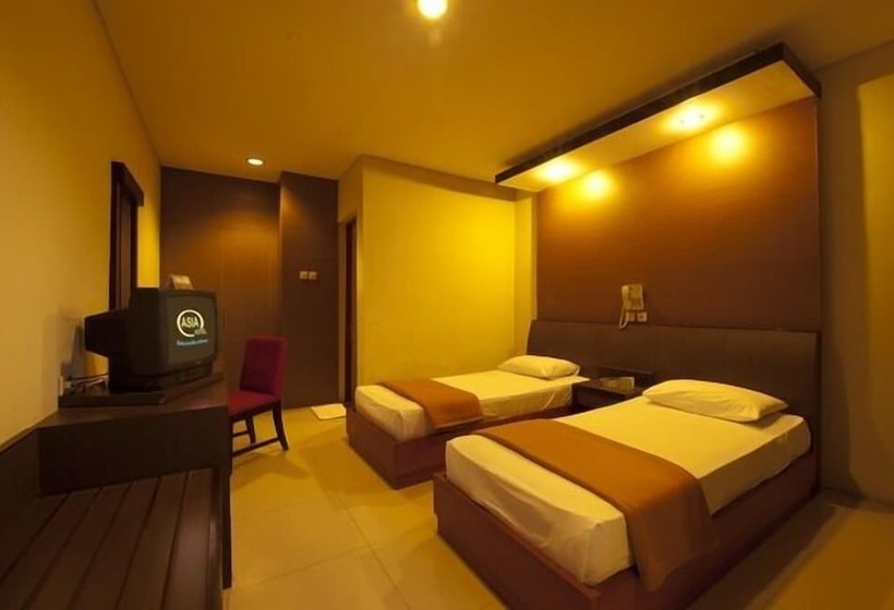 בית מלון כפרי Grand Bintang Tawangmangu