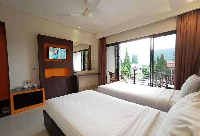 בית מלון כפרי Grand Bintang Tawangmangu