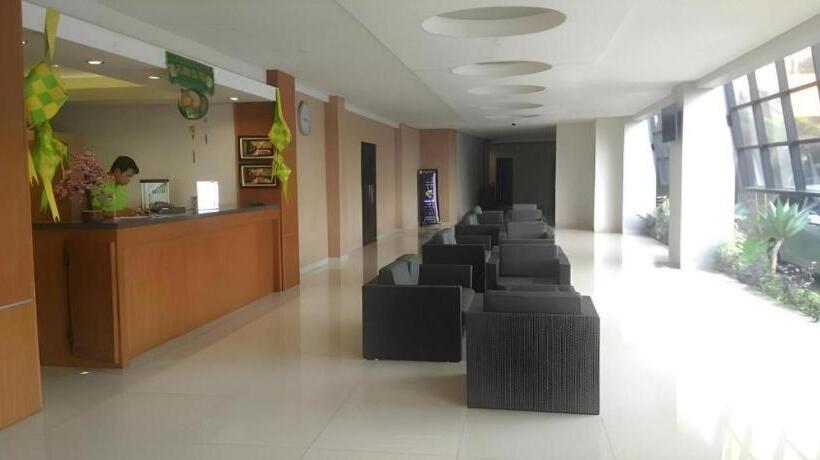 בית מלון כפרי Grand Bintang Tawangmangu