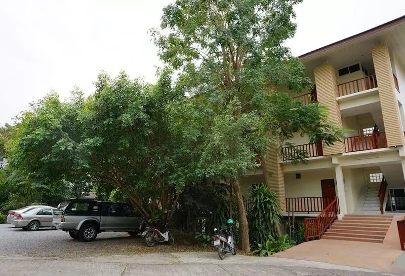 Hotelli Green Hill Resort