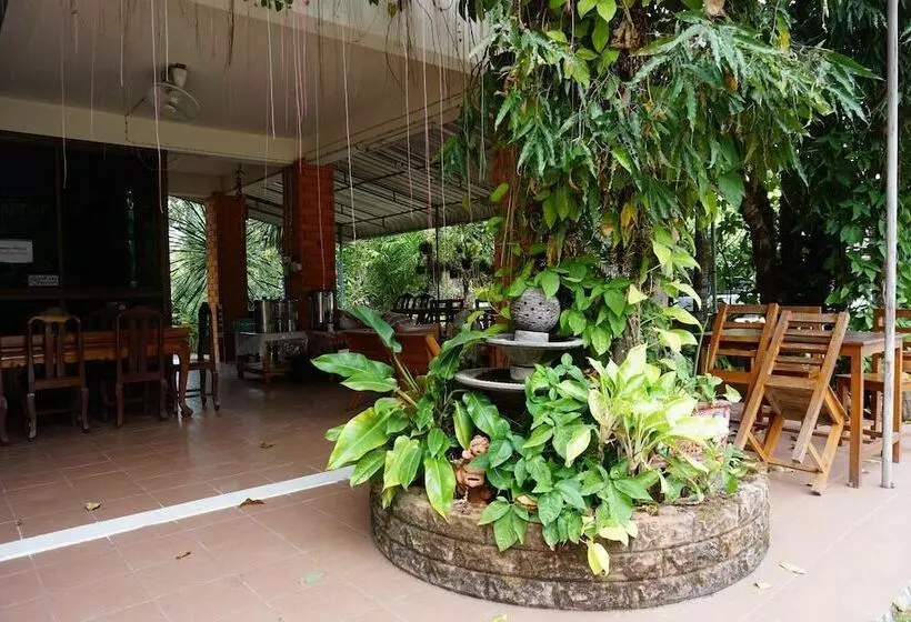 Hotelli Green Hill Resort