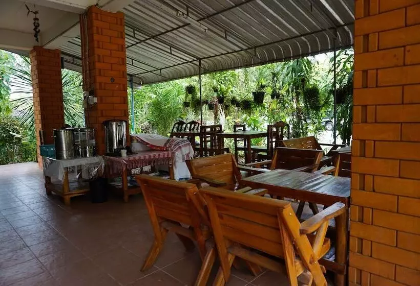 Hotelli Green Hill Resort