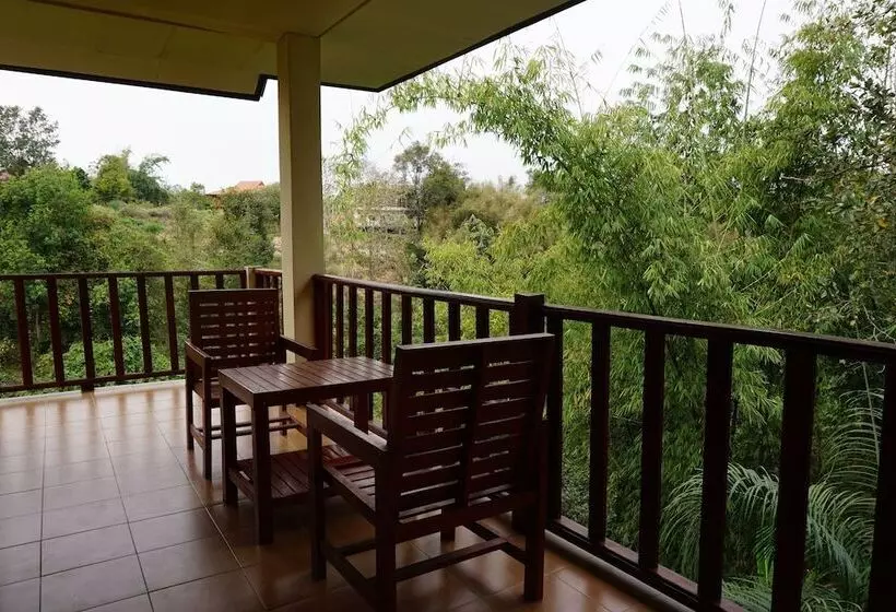 Hotelli Green Hill Resort