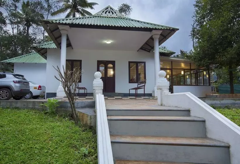 Hotelli Misty Lake Resort