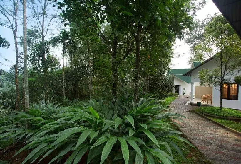 Hotelli Misty Lake Resort