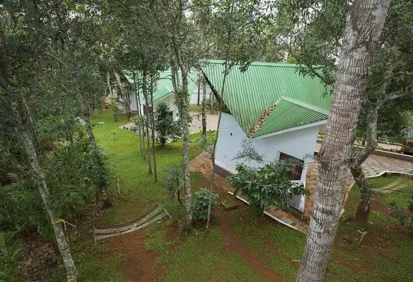 Hotelli Misty Lake Resort