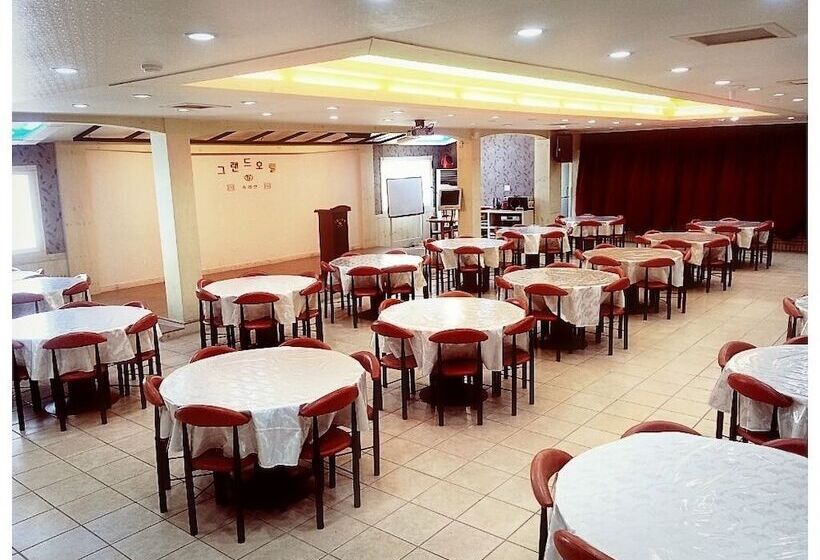 Songnisan Grand Hotel & Condo