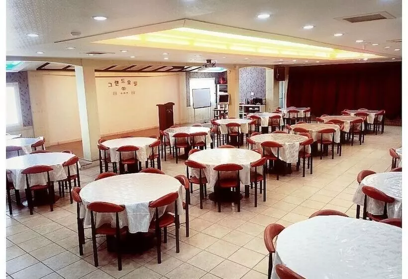 Songnisan Grand Hotel & Condo