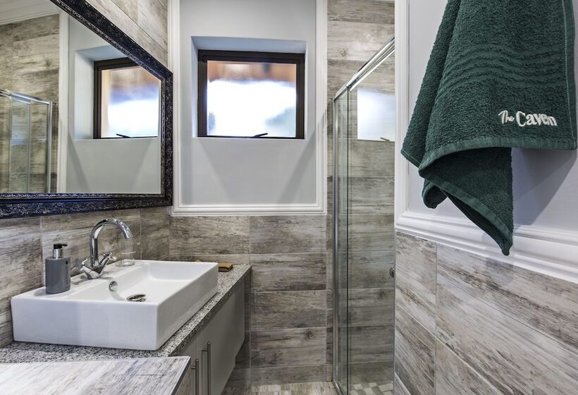 בית מלון כפרי The Cavern