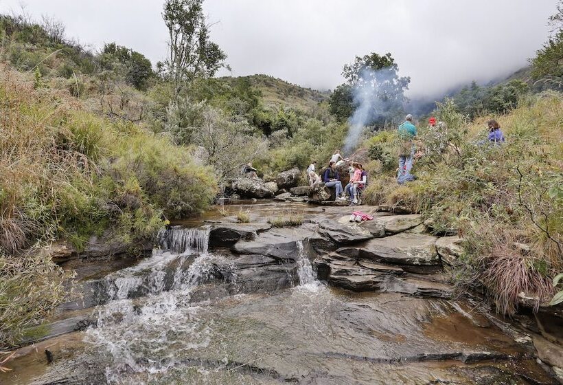 בית מלון כפרי The Cavern