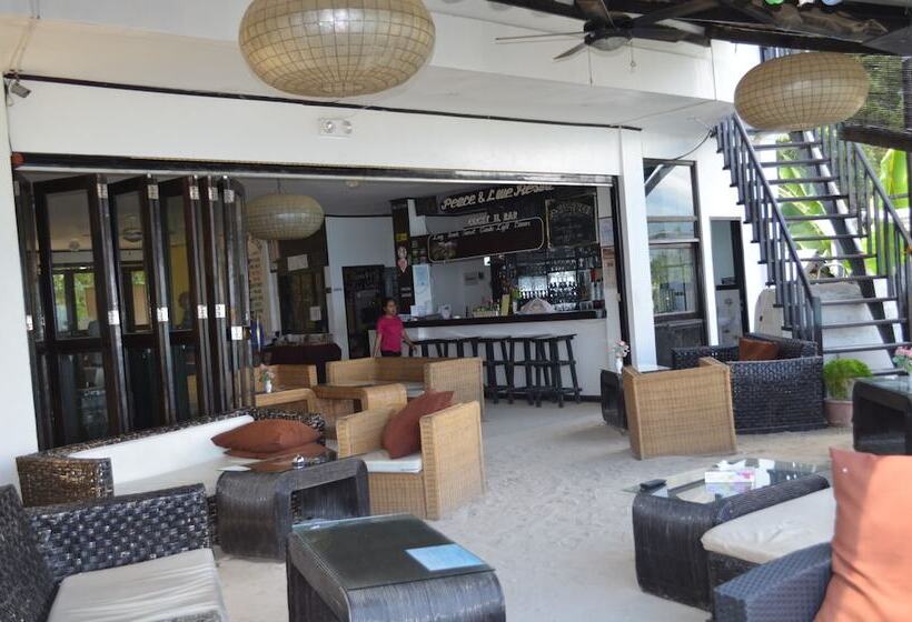 Peace And Love Resort