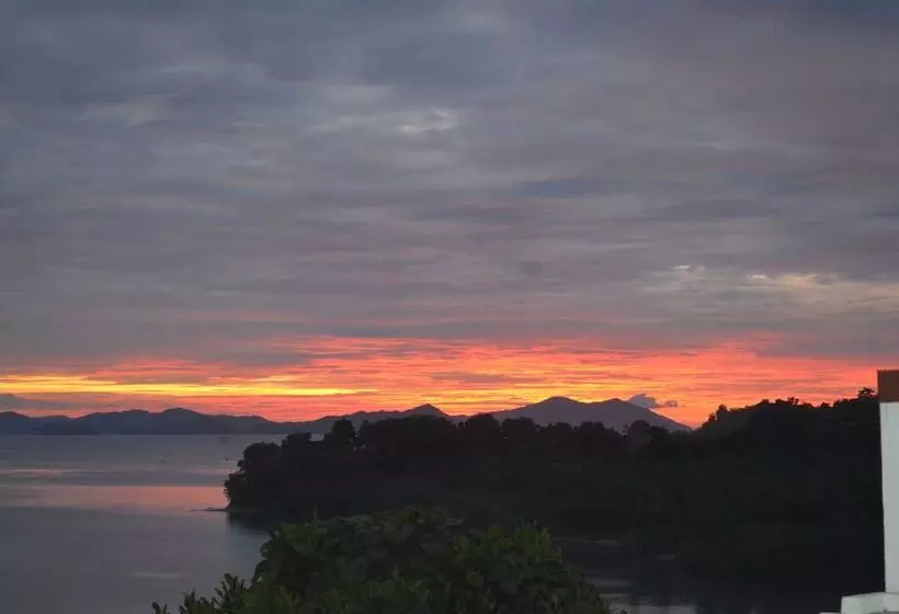 Peace And Love Resort