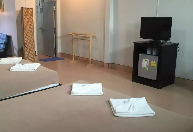 Majatalo Phumthadarommanee Resort