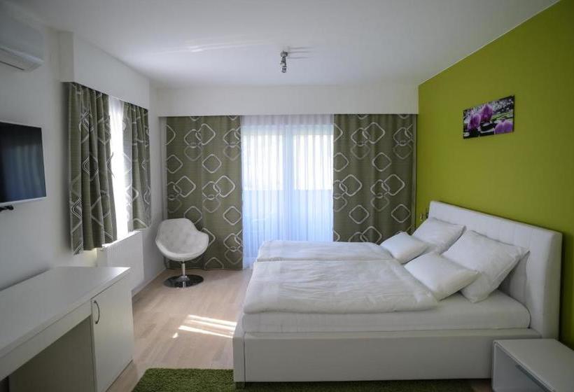 بنسيون Villa Lika