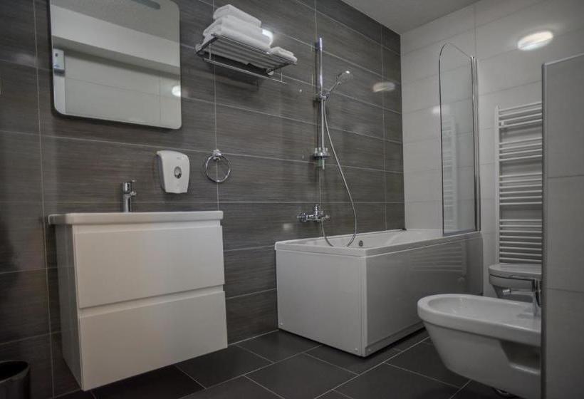 بنسيون Villa Lika