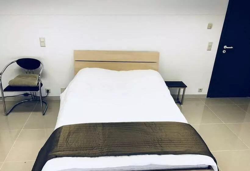 Be Hostel