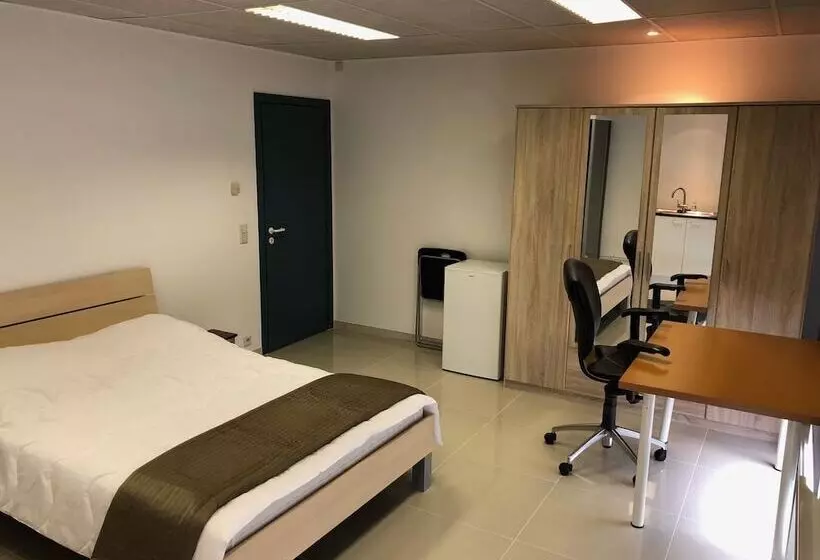 Be Hostel