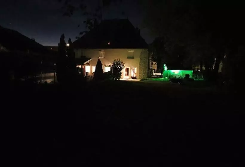 Aamiaismajoitus (B&B) Les Jardins D Armance