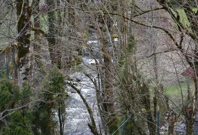 Aamiaismajoitus (B&B) Les Jardins D Armance