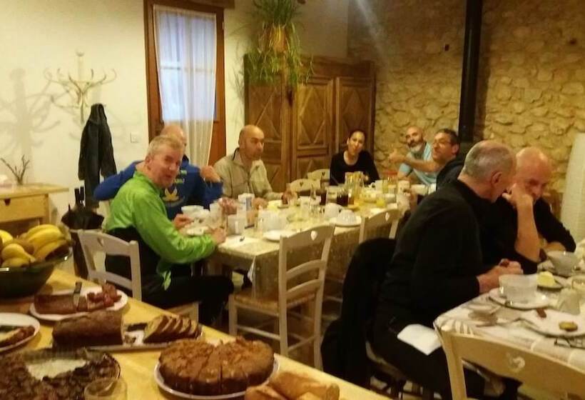 مبيت وإفطار Loucardalines