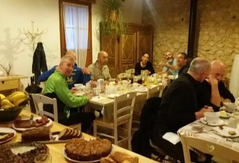 Aamiaismajoitus (B&B) Loucardalines