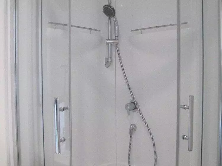 Aamiaismajoitus (B&B) Loucardalines